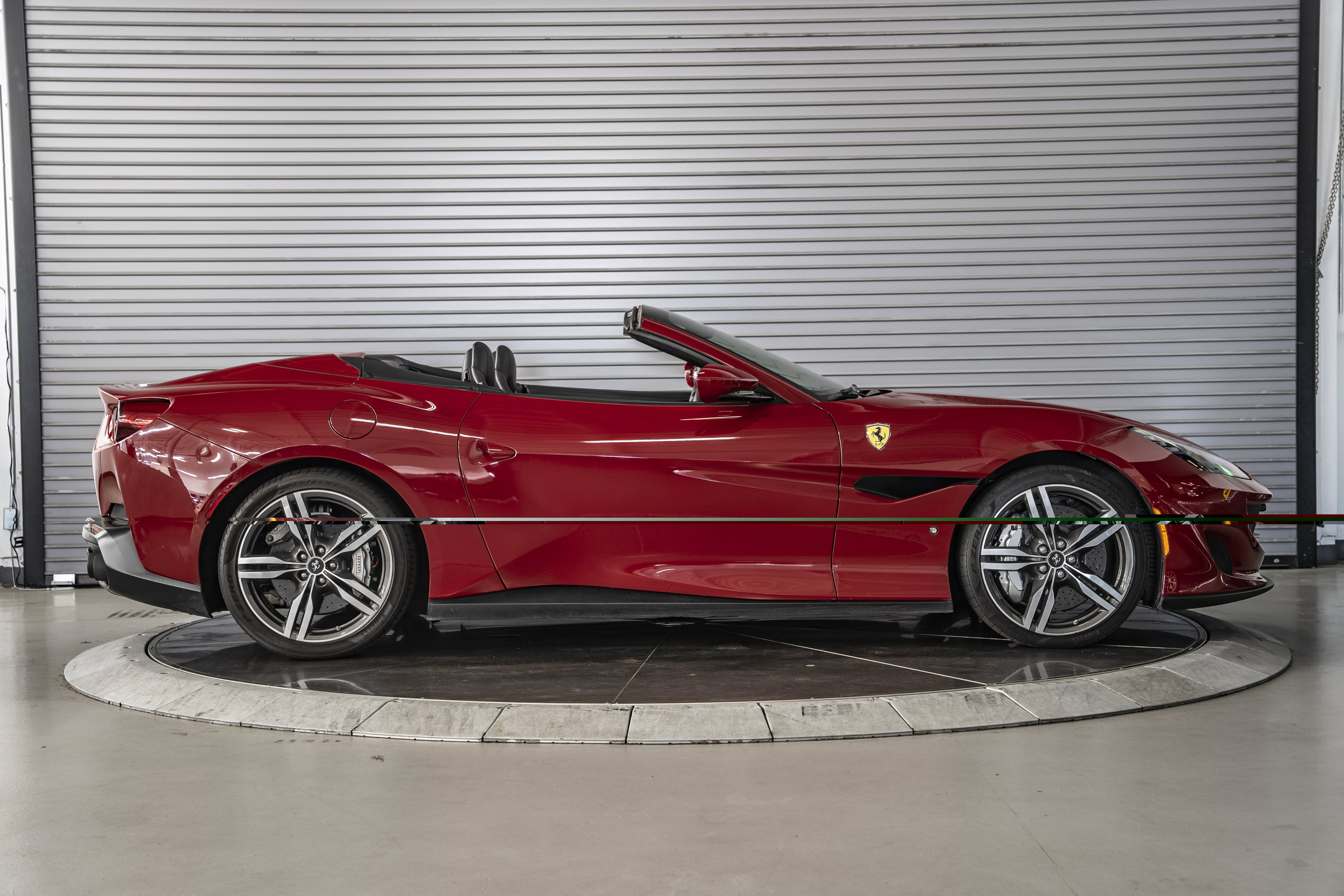 Used 2019 Ferrari Portofino RWD image 6