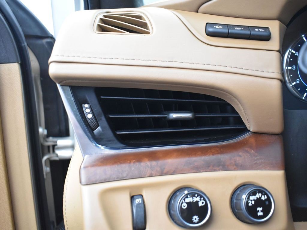 Used 2017 Cadillac Escalade Platinum image 13