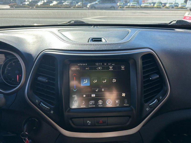 Used 2016 Jeep Cherokee Latitude w/ Safety/Convenience Group image 13