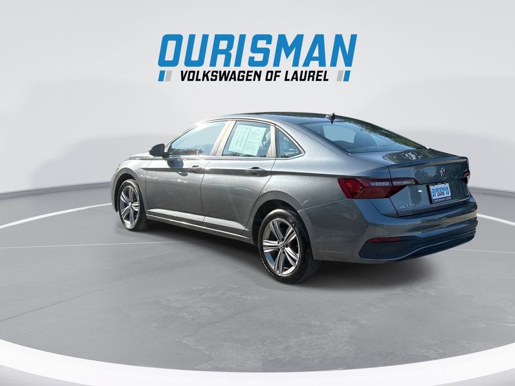 Used 2024 Volkswagen Jetta SE FWD image 6