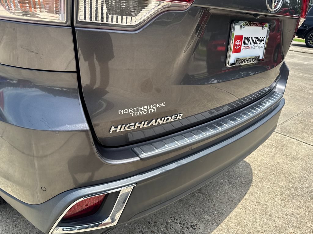 Used 2018 Toyota Highlander Limited FWD image 11