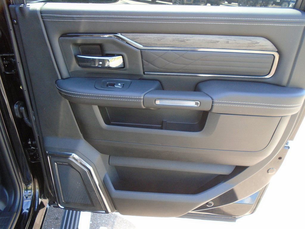 New 2025 RAM 2500 Limited image 9