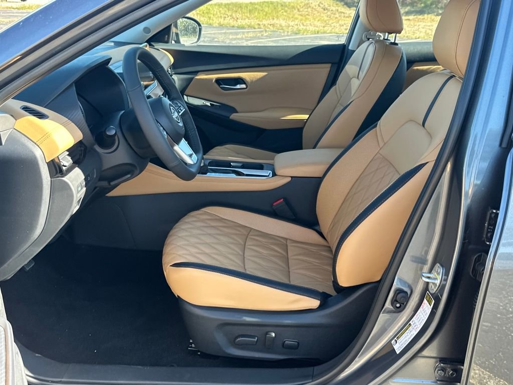 New 2025 Nissan Sentra SV w/ SV Premium Package image 9