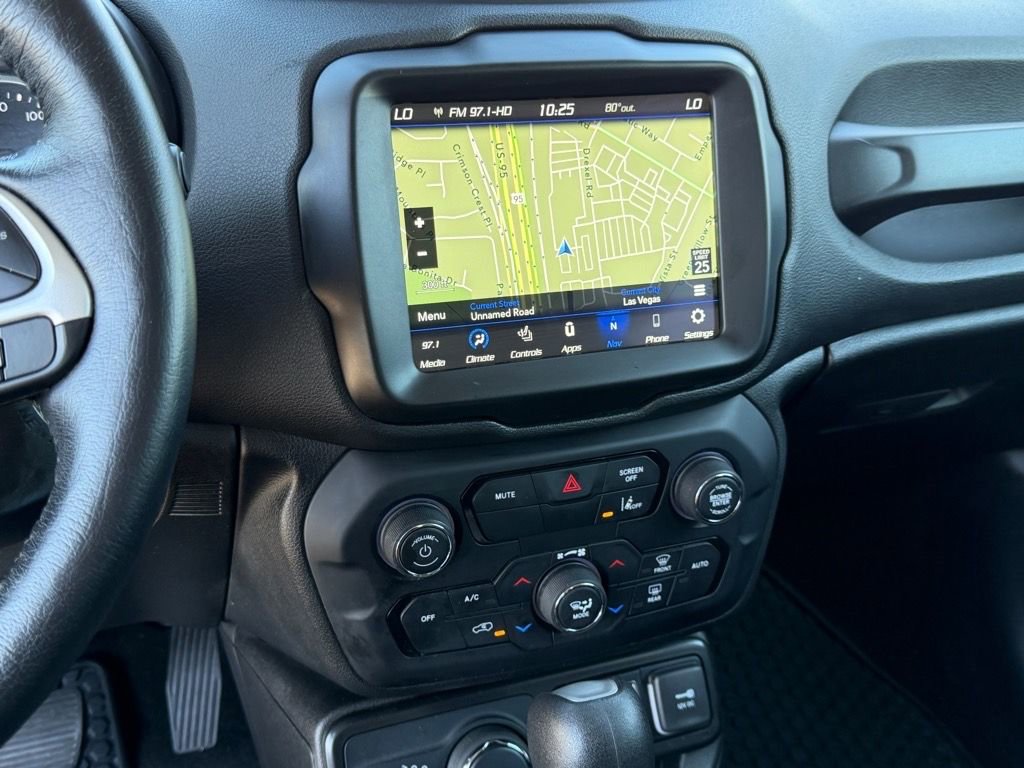 Used 2023 Jeep Renegade Latitude w/ Premium Group image 18