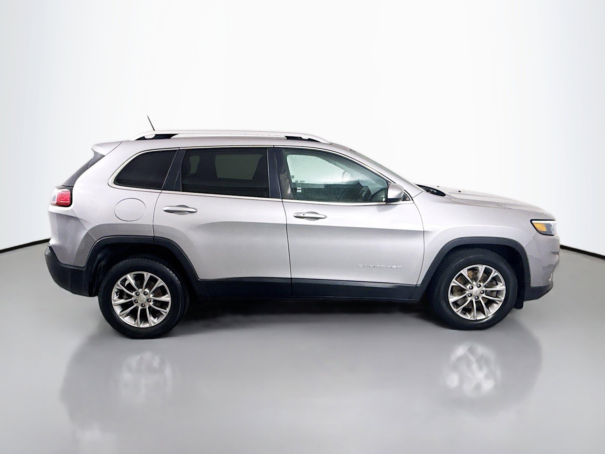 Used 2019 Jeep Cherokee Latitude Plus image 8
