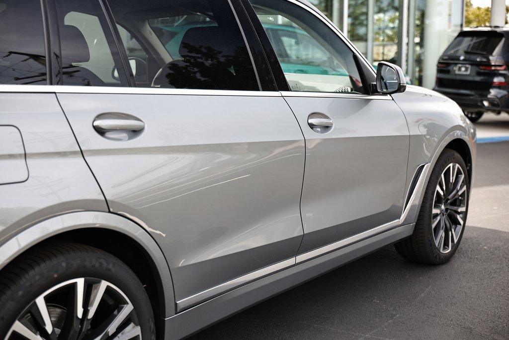 New 2026 BMW X7 xDrive40i w/ Premium Package image 7