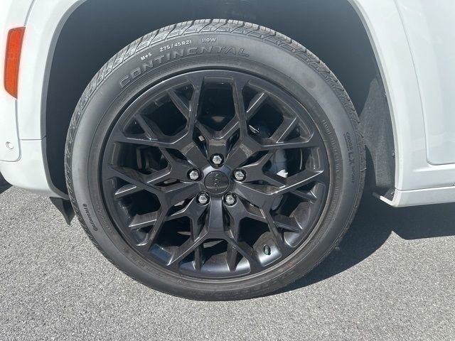 Used 2025 Jeep Grand Cherokee Summit image 25