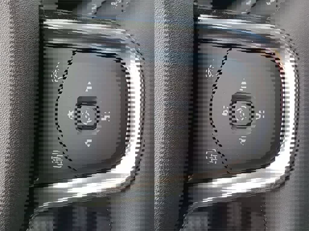 New 2026 Volvo XC40 B5 Plus w/ Protection Package Premier image 23