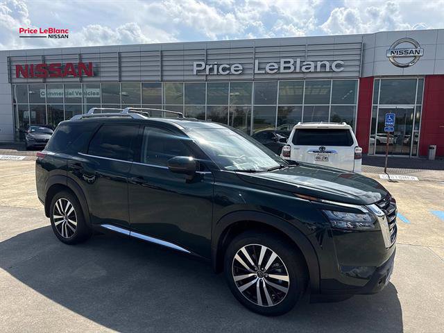 Certified 2025 Nissan Pathfinder Platinum w/ Cargo Package FWD image 1
