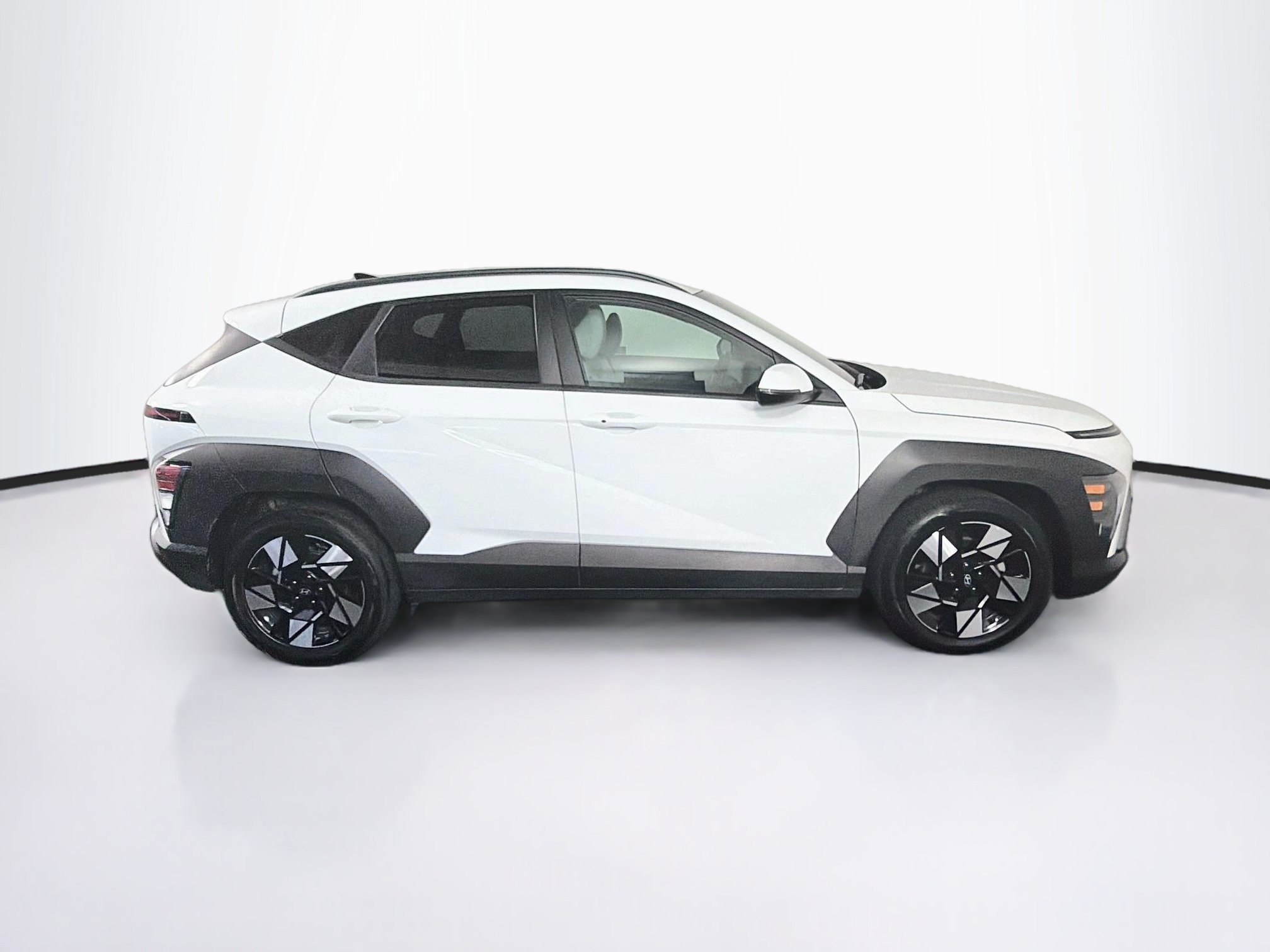 Used 2025 Hyundai Kona SEL FWD image 10
