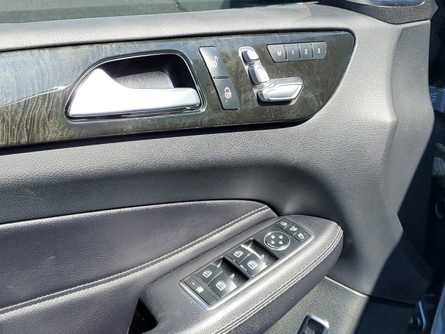 Used 2011 Hyundai Tucson Limited w/ Premium Pkg 3 image 24