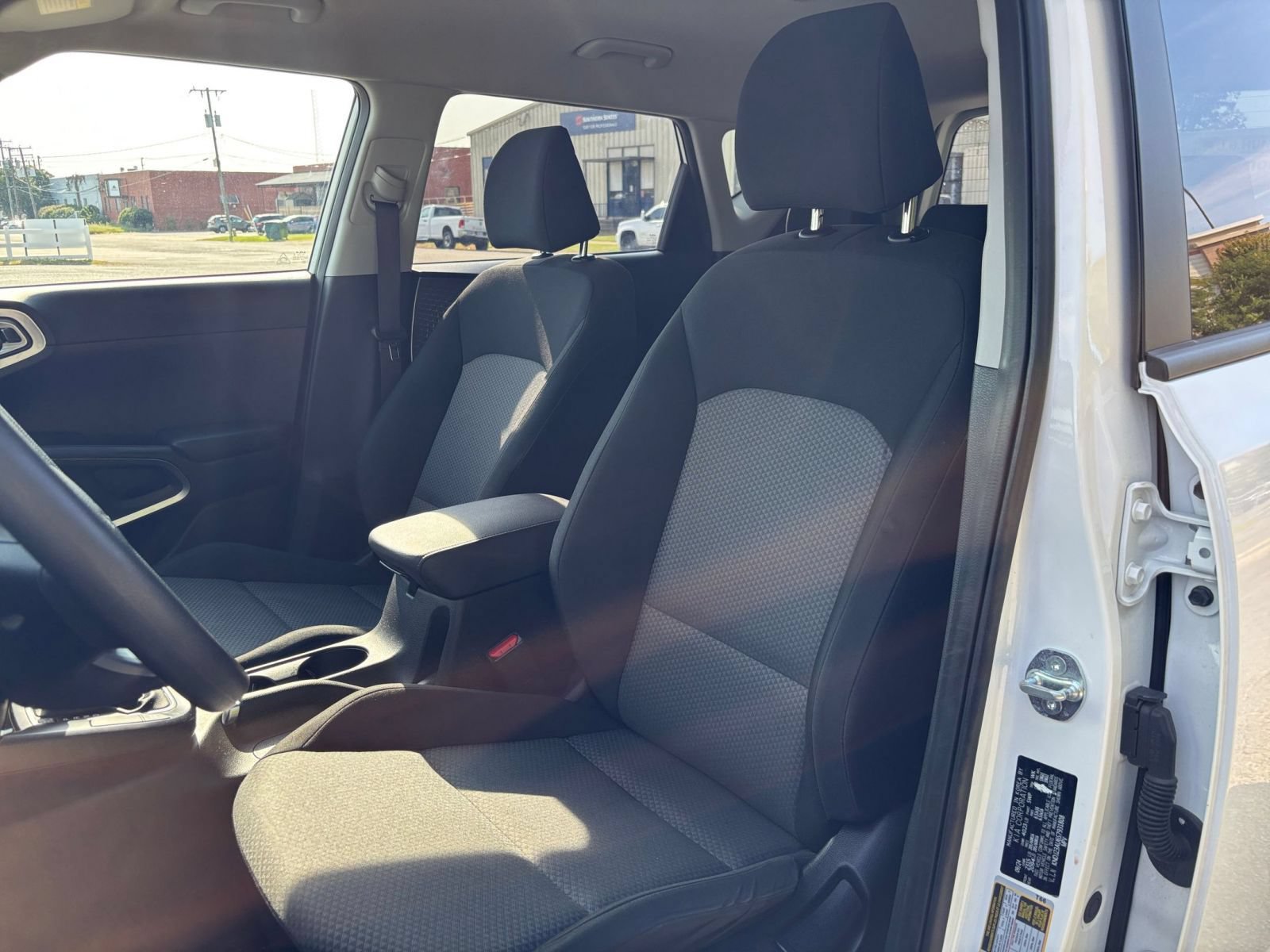 Used 2025 Kia Soul LX w/ LX Technology Package FWD image 29