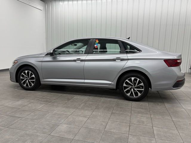 Used 2023 Volkswagen Jetta S image 6