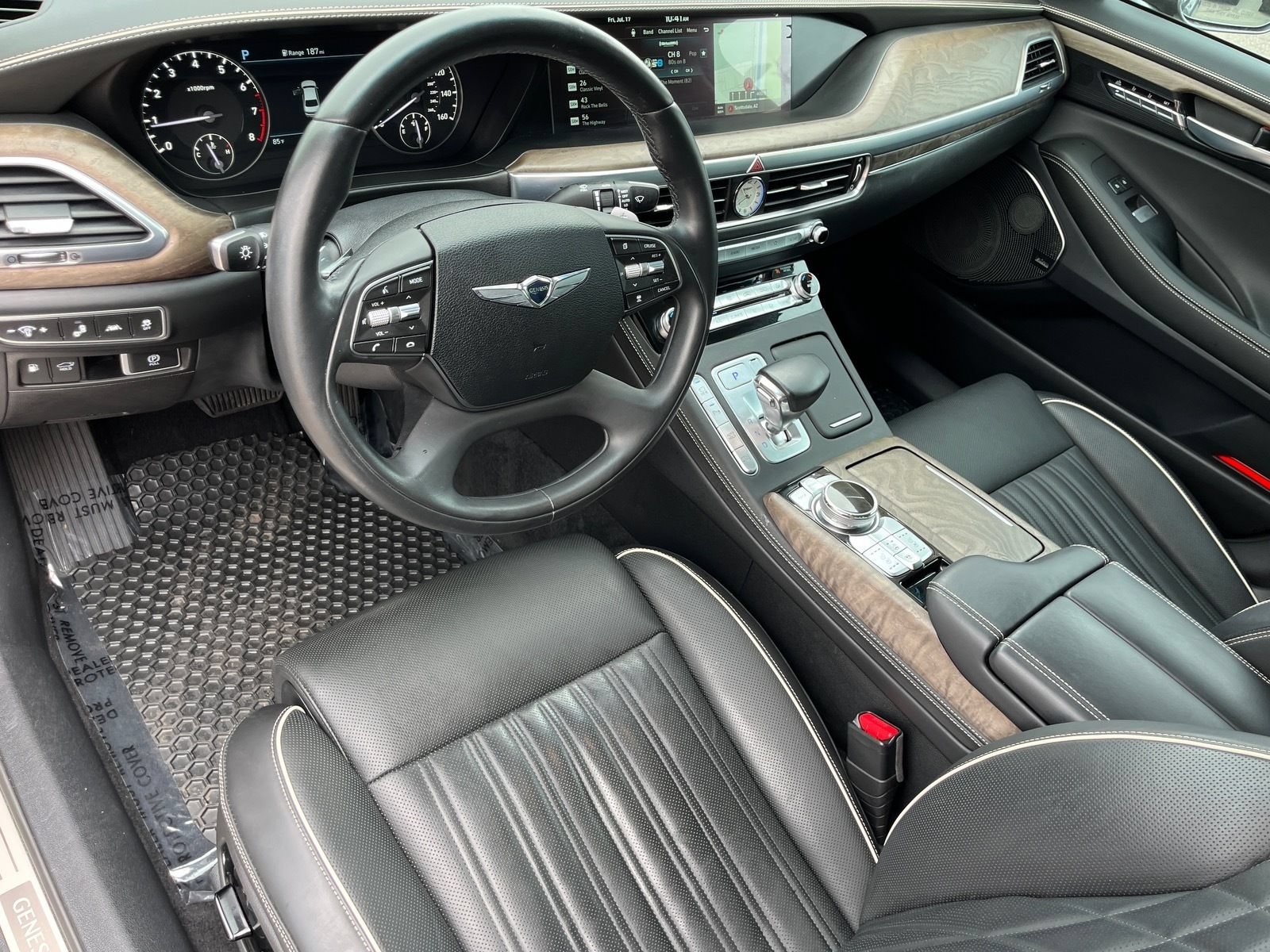 Used 2022 Genesis G90 5.0 Ultimate RWD image 16