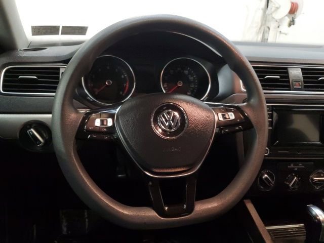 Used 2017 Volkswagen Jetta S image 14