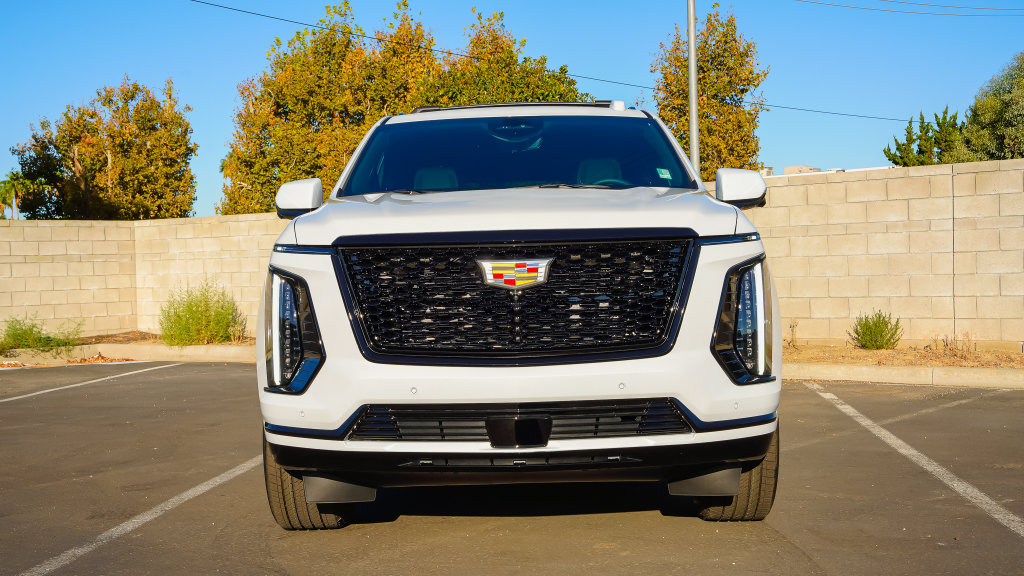 New 2027 Cadillac Escalade ESV Sport w/ LPO, ONYX Package AWD/4WD image 4