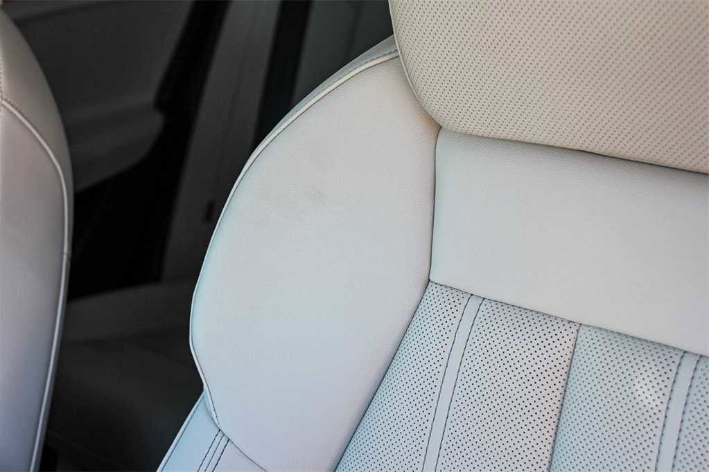 Used 2025 Audi Q6 e-tron Premium Plus image 25