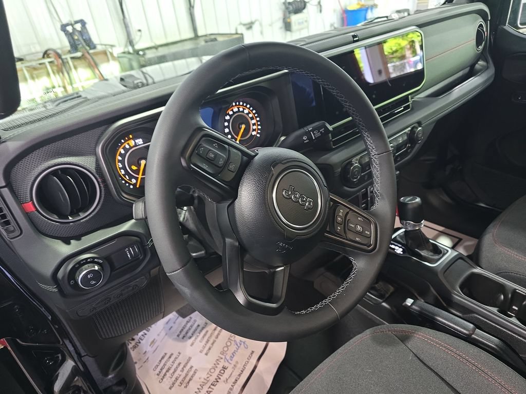 Used 2025 Jeep Gladiator Rubicon AWD/4WD image 22