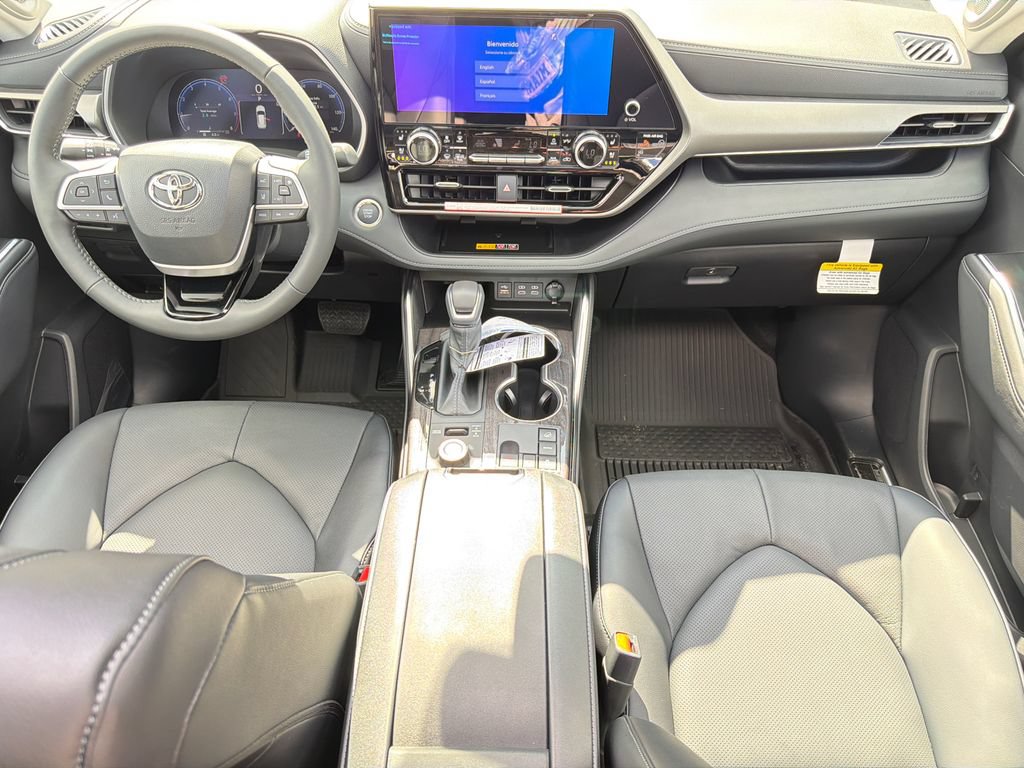 New 2026 Toyota Highlander AWD image 28