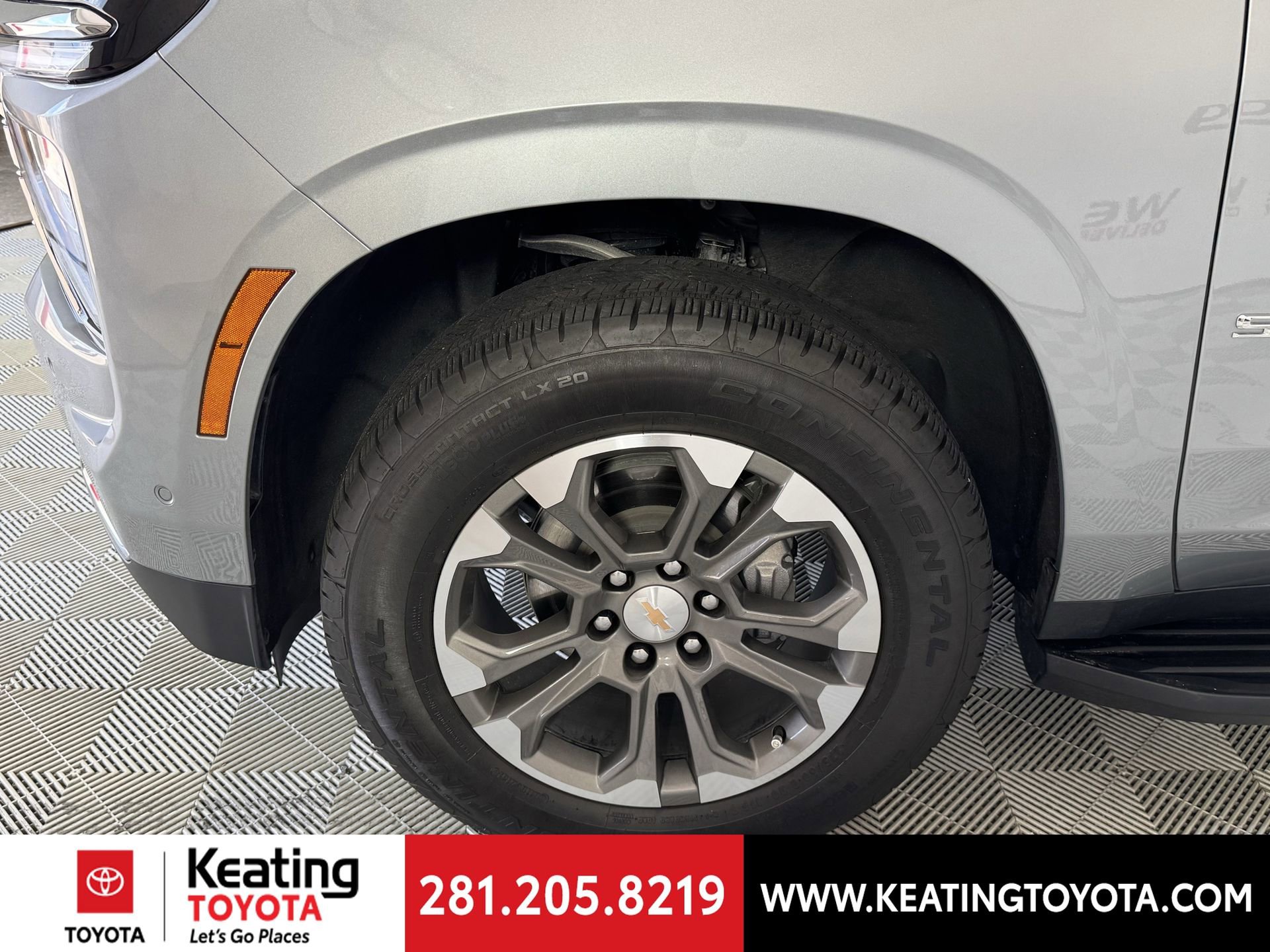 Used 2025 Chevrolet Suburban LT w/ Comfort Package RWD image 31