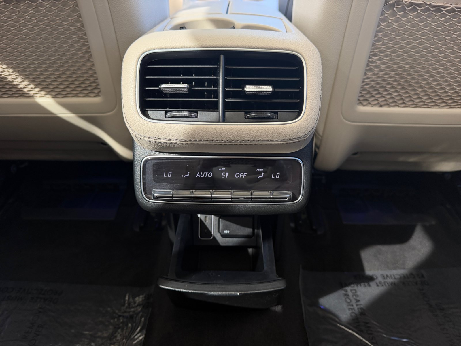 Used 2021 Mercedes-Benz GLS 450 4MATIC image 22