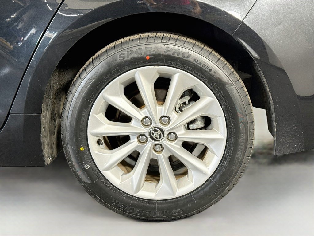 Used 2021 Toyota Corolla LE w/ LE Convenience Package FWD image 36