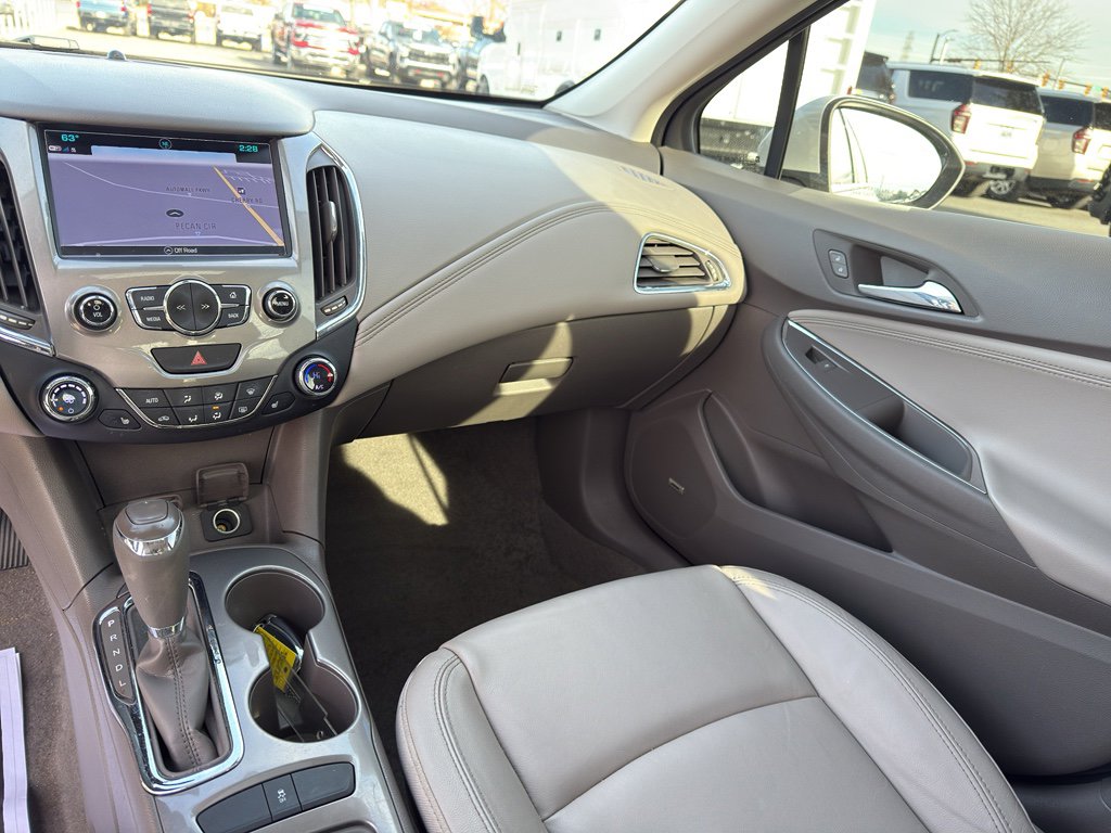 Used 2017 Chevrolet Cruze Premier image 28
