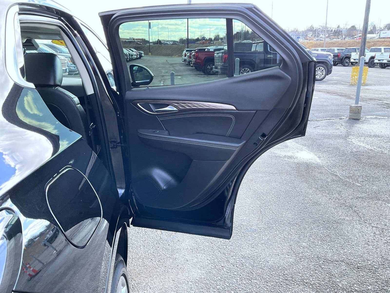 Certified 2023 Buick Envision Avenir image 17