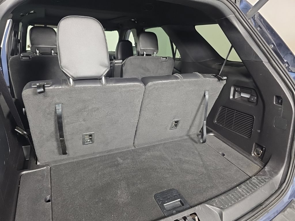 Used 2020 Ford Explorer XLT w/ Equipment Group 202A AWD/4WD image 31