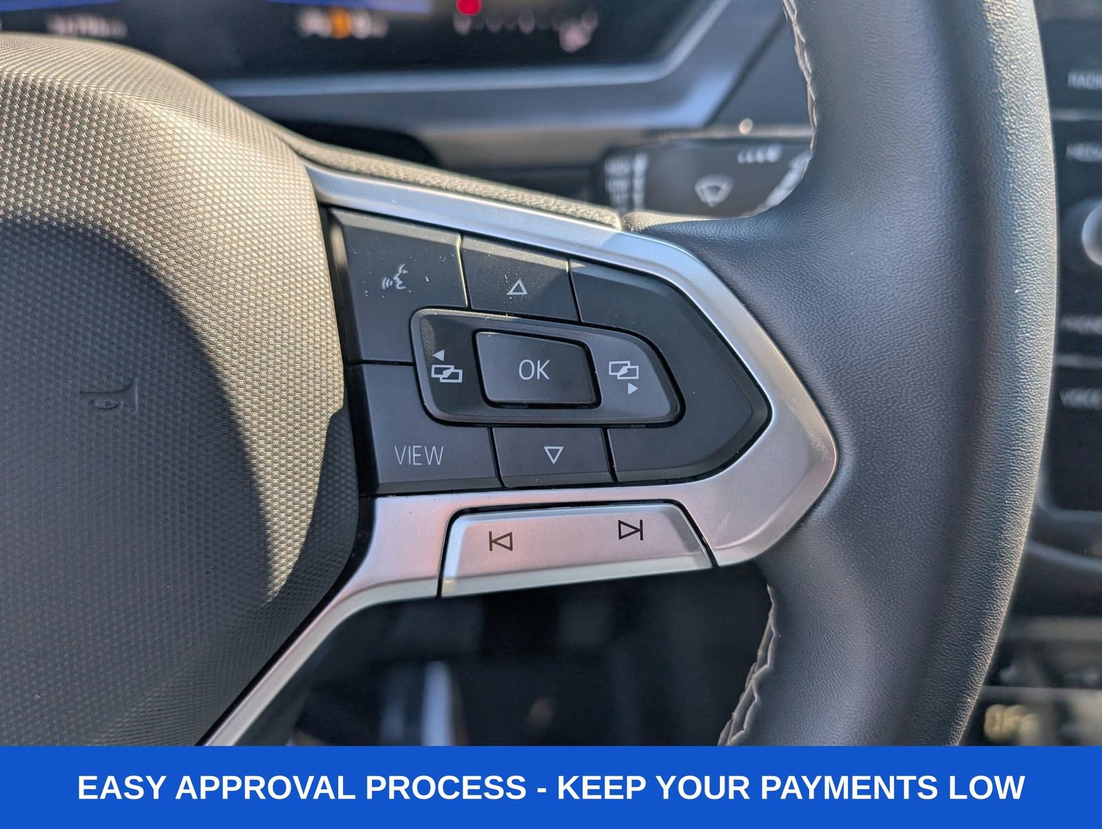 Used 2024 Volkswagen Tiguan SE image 32