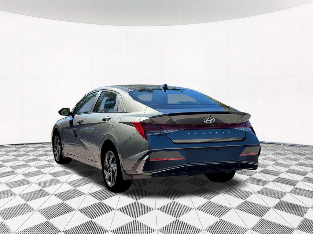 New 2026 Hyundai Elantra SEL Sport image 7