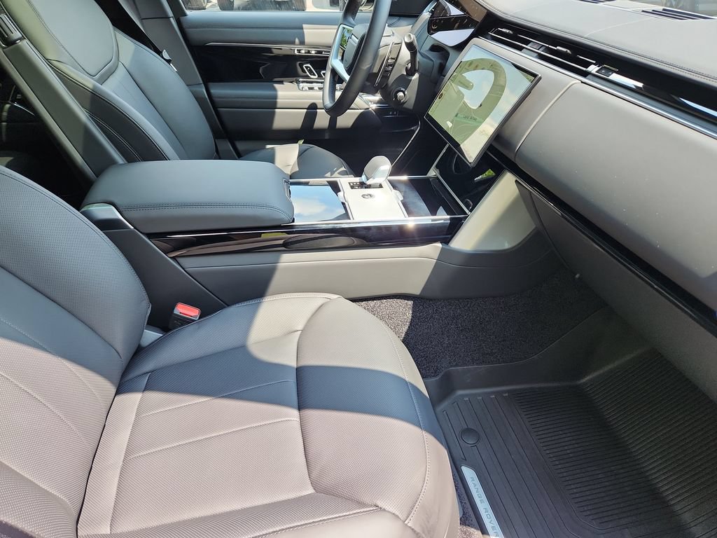 New 2026 Land Rover Range Rover SE AWD/4WD image 3