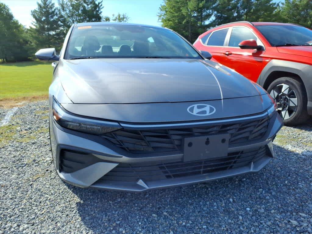 Used 2024 Hyundai Elantra SEL FWD image 11