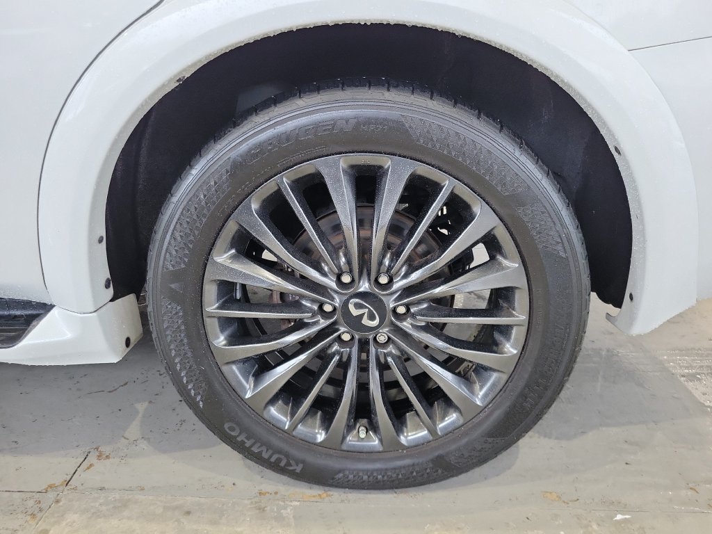 Used 2022 INFINITI QX80 Premium Select w/ All-Season Package RWD image 9
