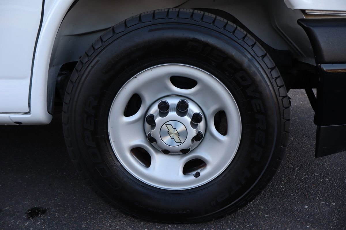 Used 2020 Chevrolet Express 2500 w/ Enhanced Convenience Package image 40