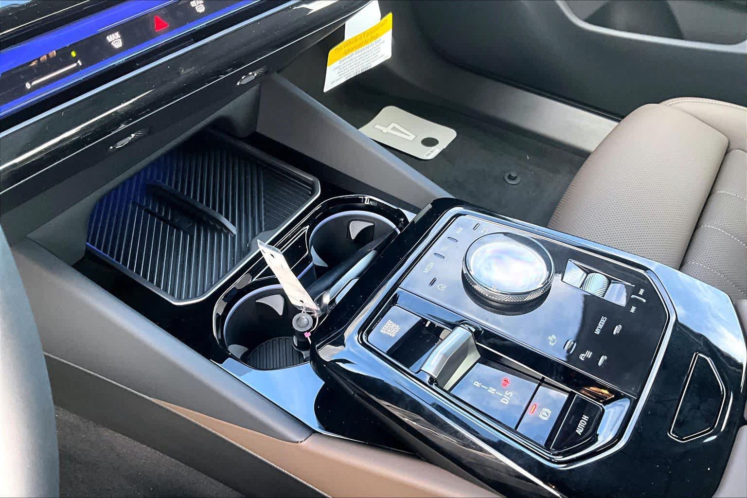 Used 2027 BMW 530i w/ Premium Package RWD image 7