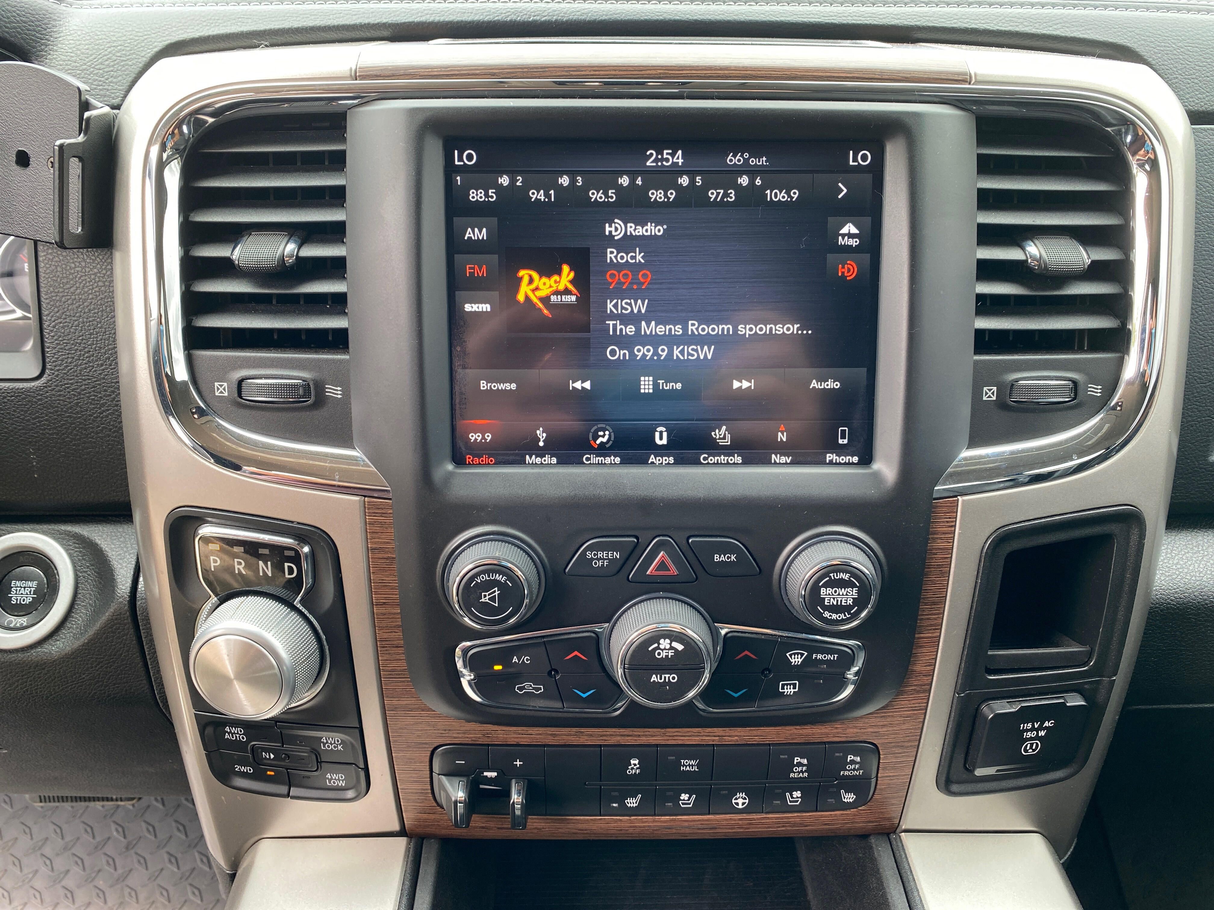 Used 2018 RAM 1500 Laramie w/ Convenience Group AWD/4WD image 19