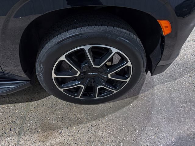 Used 2024 Chevrolet Suburban RST w/ Luxury Package image 32