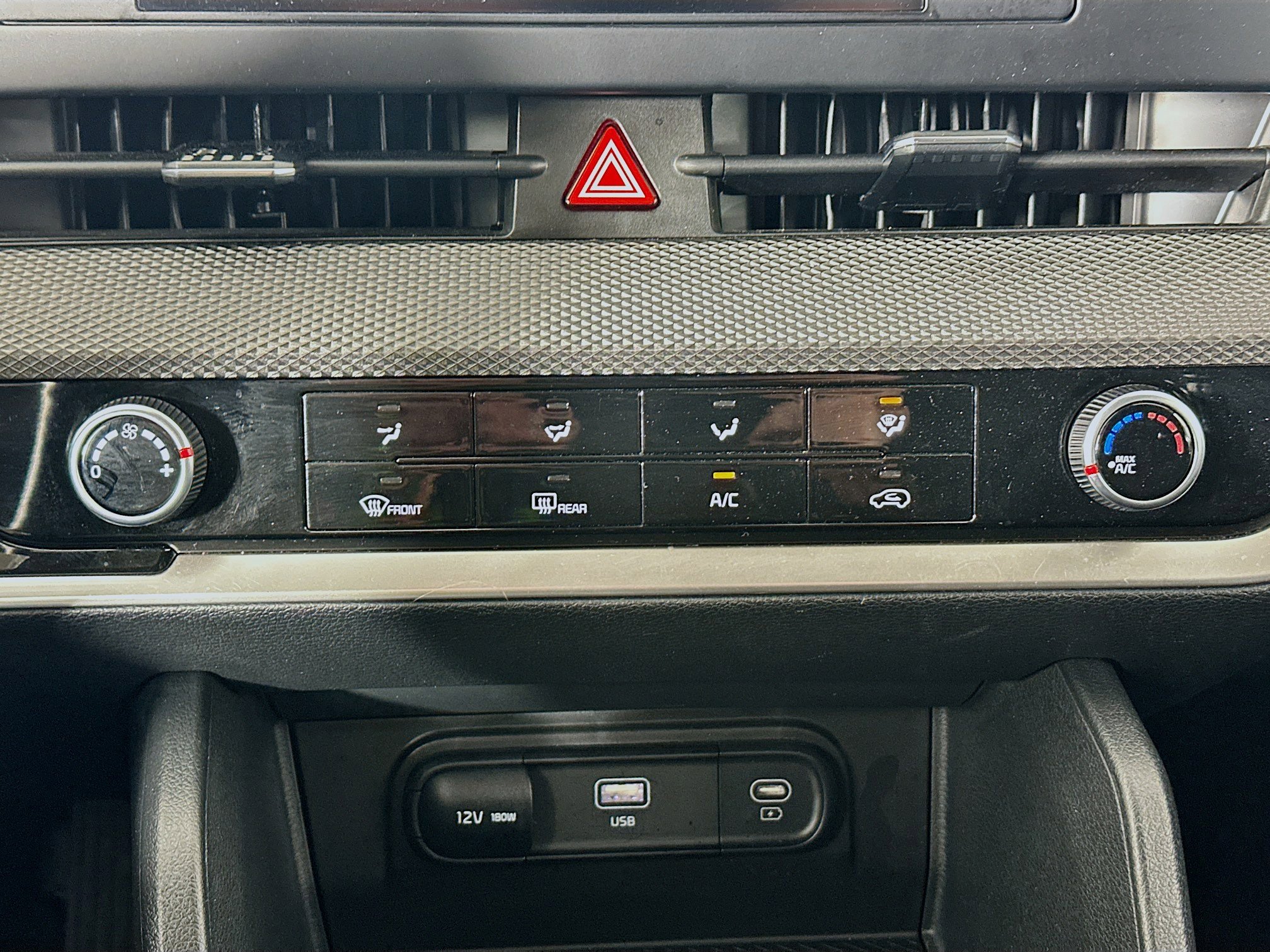 Used 2025 Kia Sportage LX image 22