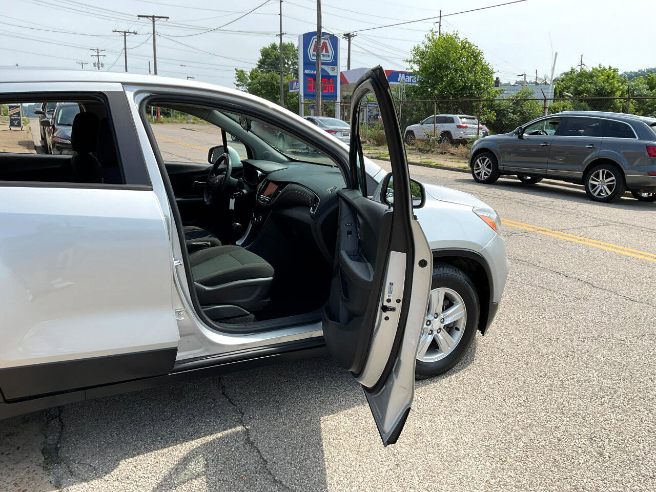 Used 2019 Chevrolet Trax LS image 16