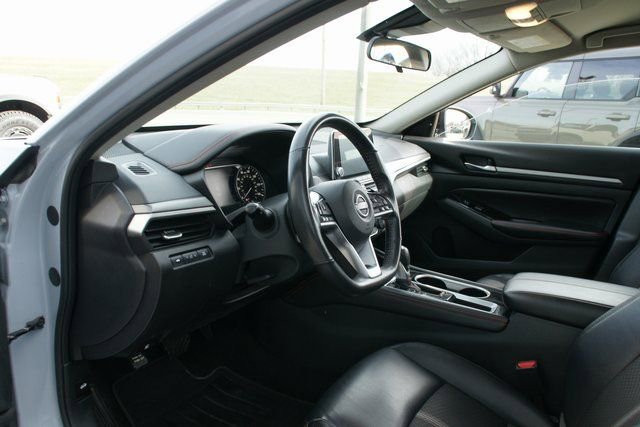 Used 2024 Nissan Altima 2.5 SR image 12