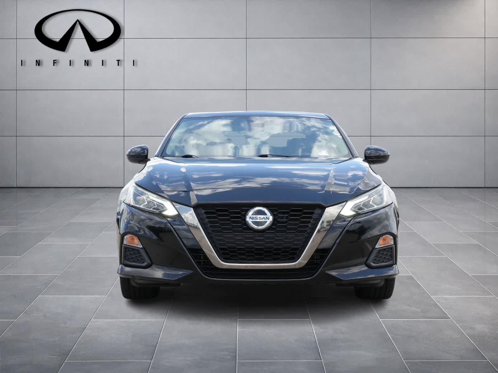 Used 2020 Nissan Altima 2.5 SR FWD image 2