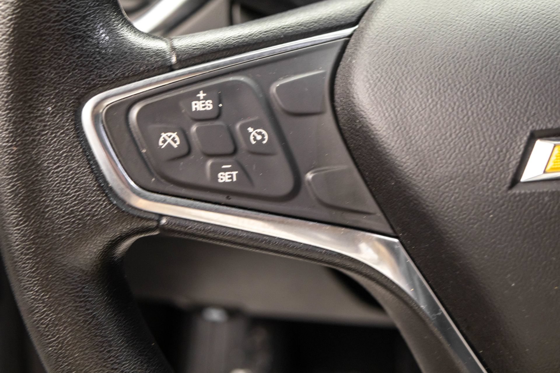 Used 2018 Chevrolet Equinox LS FWD image 19