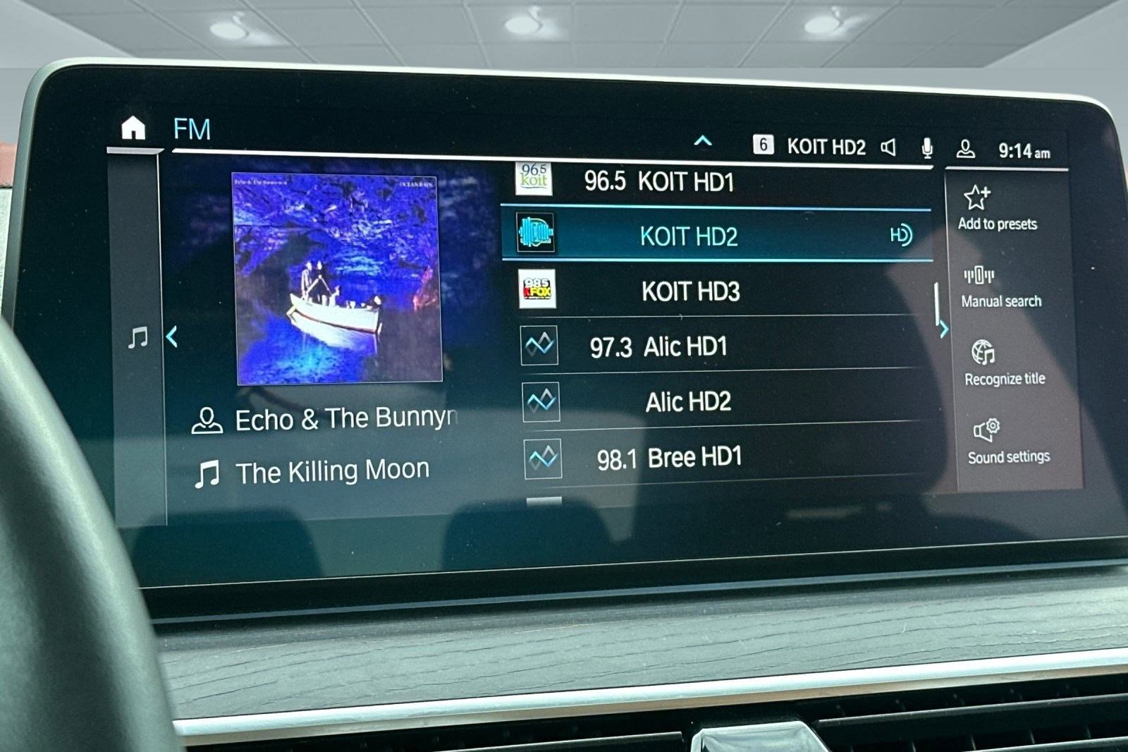 Used 2023 BMW 530e w/ Premium Package image 24