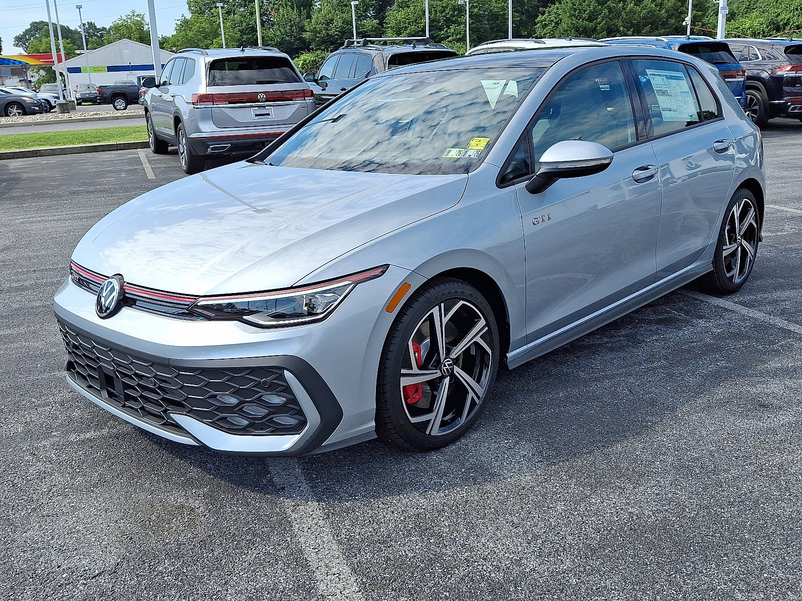 New 2025 Volkswagen GTI SE image 3