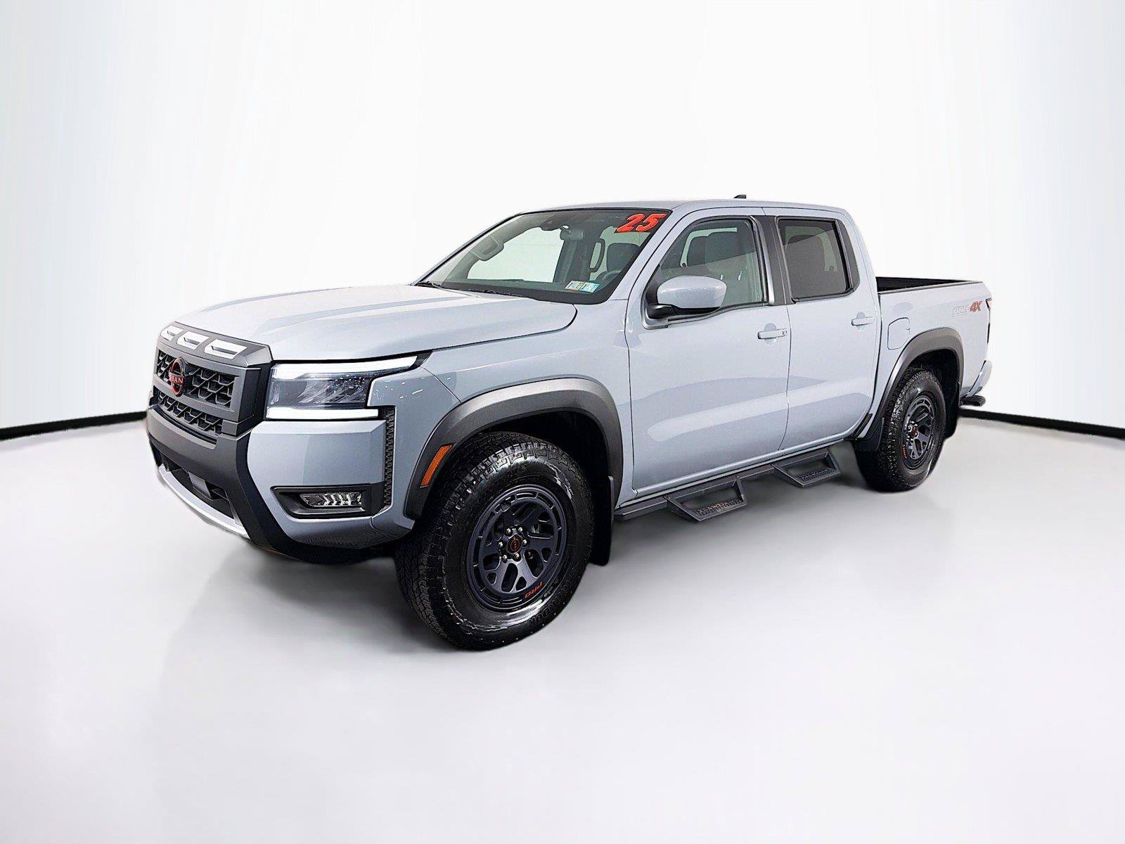 Used 2025 Nissan Frontier PRO-4X w/ Tow Package AWD/4WD image 7