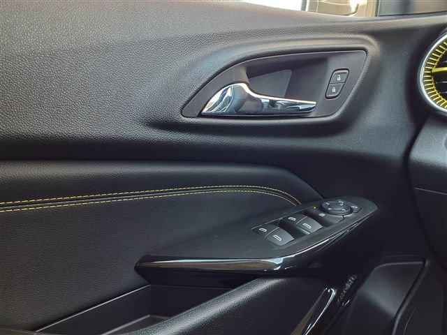 New 2026 Chevrolet Trax LT w/ LT Convenience Package FWD image 16