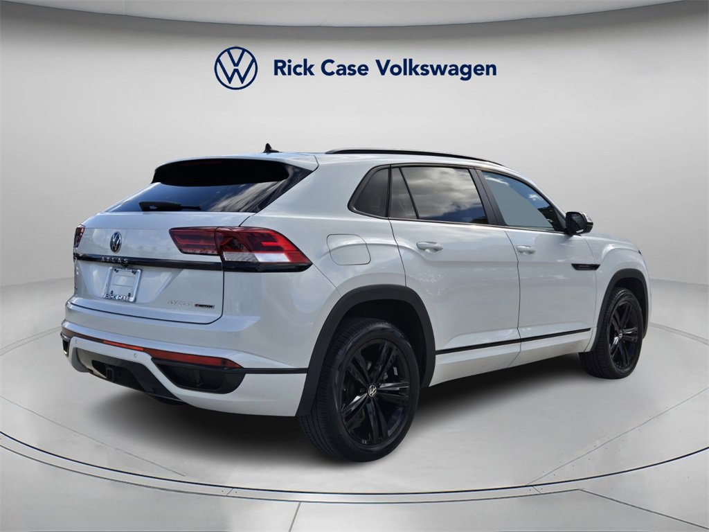 Certified 2022 Volkswagen Atlas Cross Sport SEL R-Line image 7