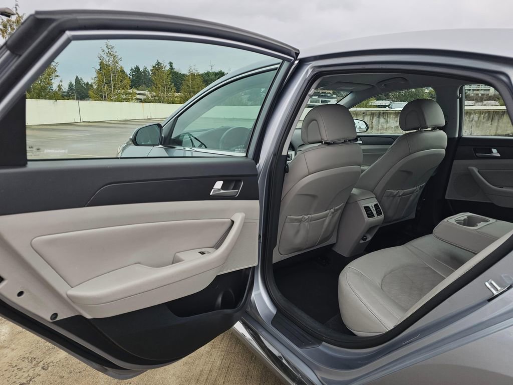 Used 2016 Hyundai Sonata Sport w/ Option Group 02 image 18