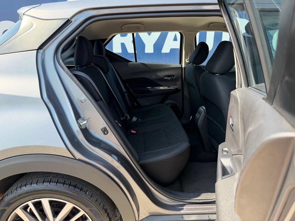 Used 2023 Nissan Kicks SV FWD image 30